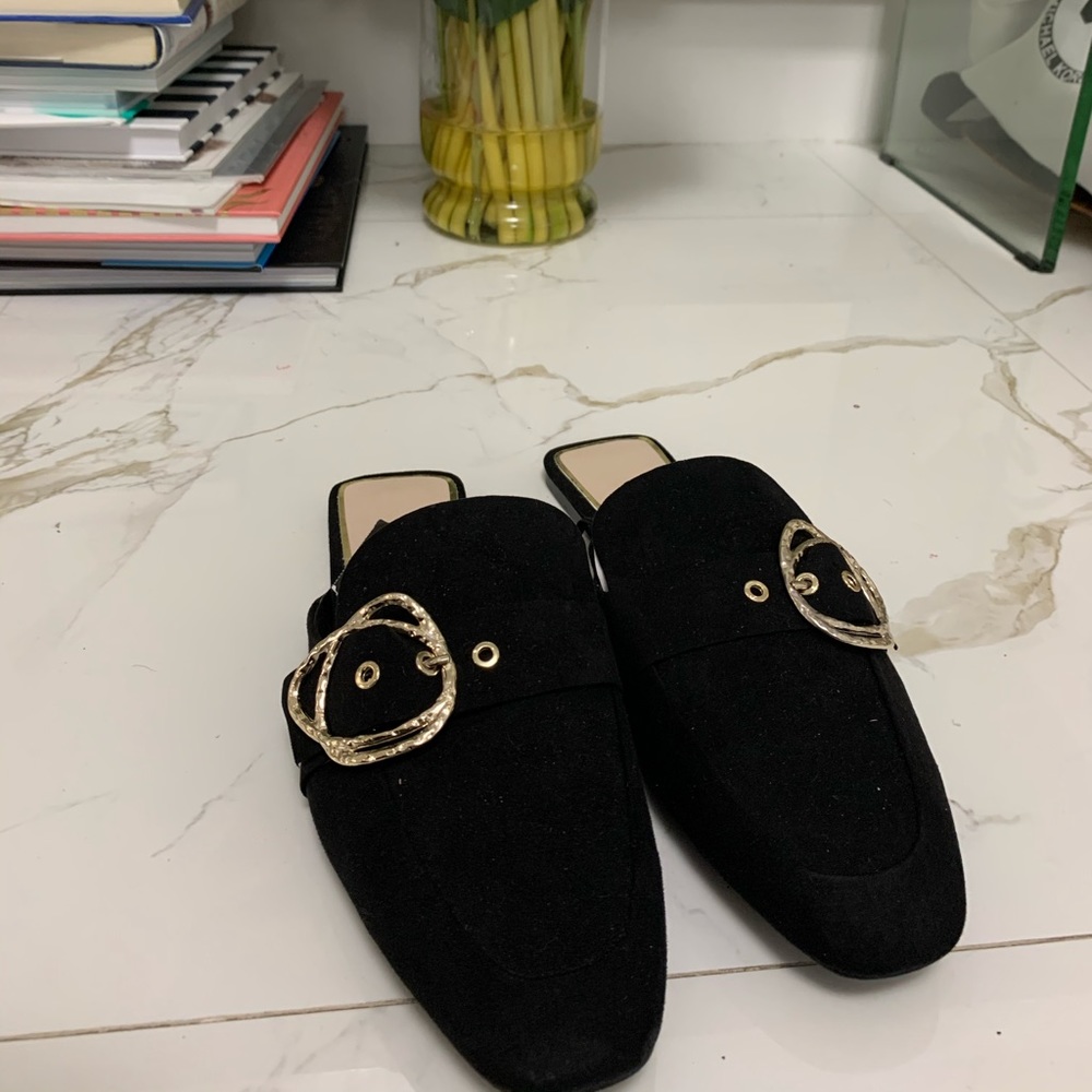 zara flats